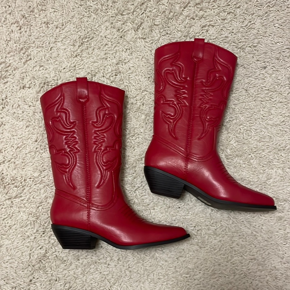 BRAND NEW red cowboy boots ❤️‍🔥